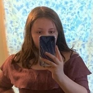 Meet your Posher, Chloe